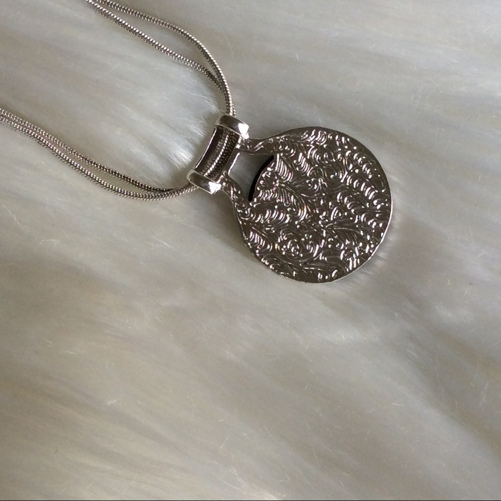 Necklace - Picture 3 of 4